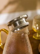 Kapris Metal Kapaklı Kabartma Desenli Cam Sürahi SA6855