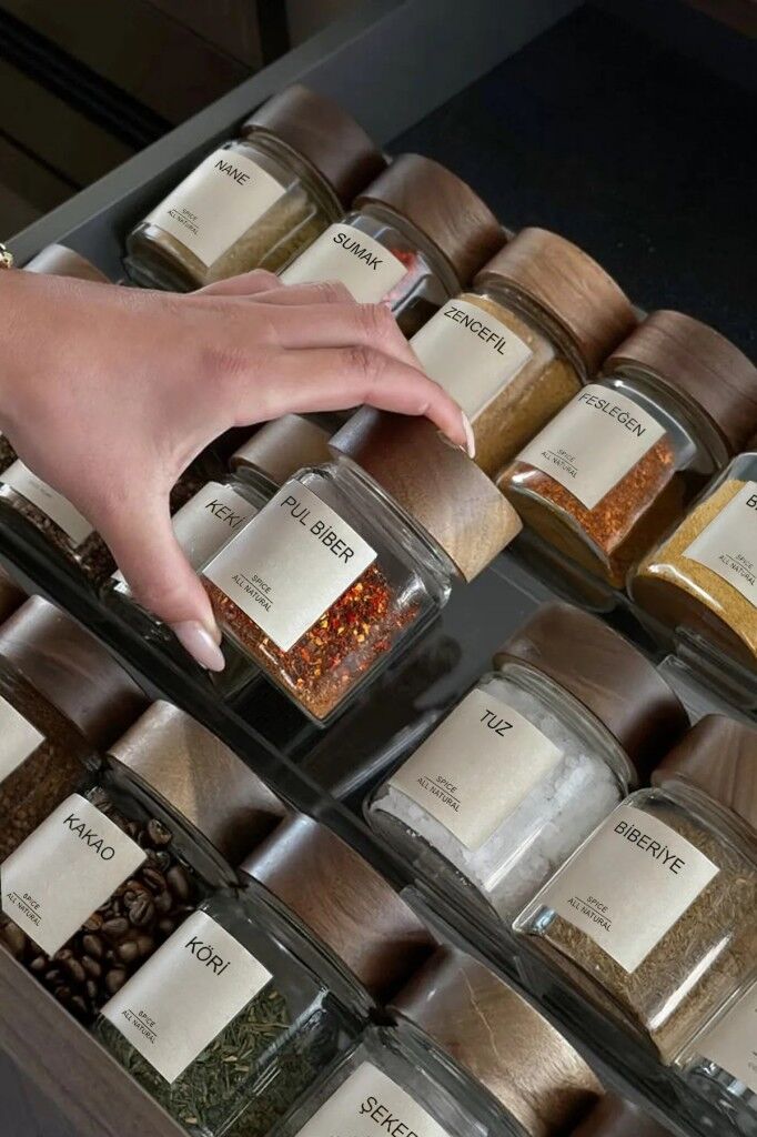 6'lı Akasya Kapaklı Cam Baharatlık Seti 300 ML 16 Adet Etiket Hediye M70913