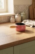 Bambum Lumino Ahşap Saplı Emaye Tava Sosluk Sütlük 14 cm Pembe BB7683
